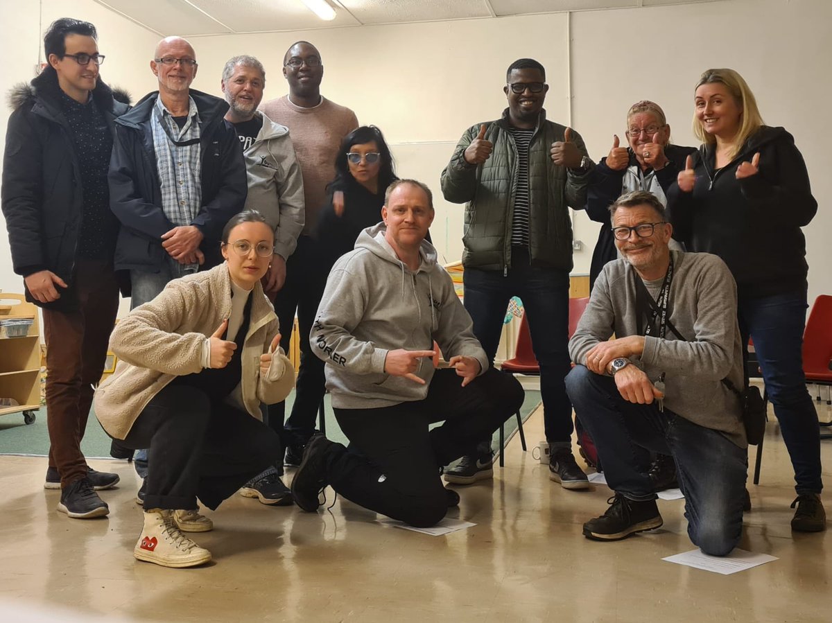 Street Based Youth Workers held their team meeting and received training form <a href="/MattPar47049193/">Matt Parry-Youth Cymru</a>  <a href="/YouthCymru/">Youth Cymru</a> 

Gweithwyr Stryd wedi cynnal cyfarfod tim a derbyn hyfforddiant gan Matt Cymru o Youth Cymru