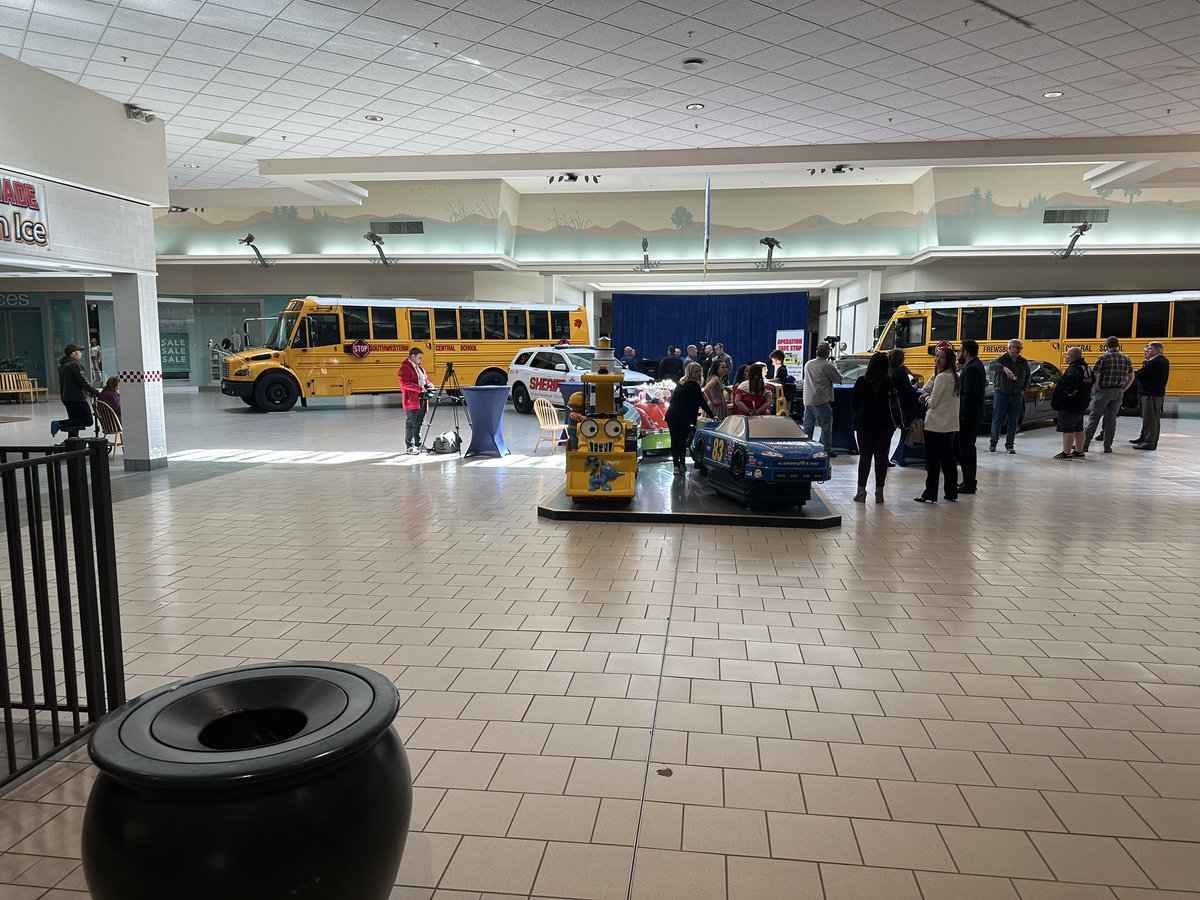 SWCSTrojans's tweet image. Operation #SafeStop is about to get underway at Chautauqua Mall with @swcstrojans @FCSBears @ChautauquaGov Chautauqua County Sheriff and more community partners! 🚌 🛑 

@ThePost_Journal  @MoDonahue @SpachtJohn @WRFARadio @WNYNewsNow @WDOEnews