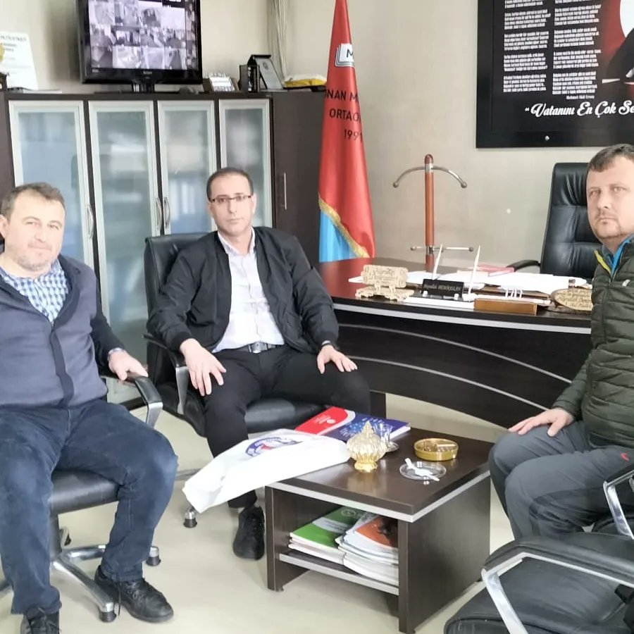 ebsyildirim's tweet photo. "Gönülden gönüle bir yol vardır." 
Sendikal faaliyetler kapsamında Adnan Menderes Ortaokulu ve Adnan Menderes İHO idarecileri ve İş Yeri Temsilcisi Gönül Dostlarıyla bir araya geldik.Sendikal Süreçle ilgili paylaştıkları kıymetli fikir ve düşüncelerinden dolayı teşekkür ederiz... https://t.co/xxUY6DHrYv