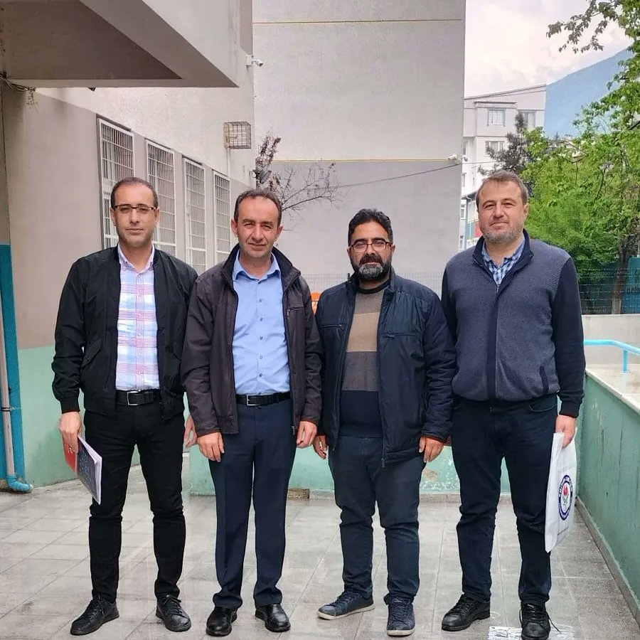 ebsyildirim's tweet photo. "Gönülden gönüle bir yol vardır." 
Sendikal faaliyetler kapsamında Adnan Menderes Ortaokulu ve Adnan Menderes İHO idarecileri ve İş Yeri Temsilcisi Gönül Dostlarıyla bir araya geldik.Sendikal Süreçle ilgili paylaştıkları kıymetli fikir ve düşüncelerinden dolayı teşekkür ederiz... https://t.co/xxUY6DHrYv