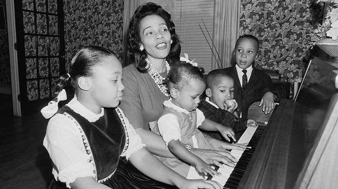 TaylorReeanna's tweet photo. Happy heavenly birthday to the Mrs. Coretta Scott King. Thank you for being the definition of a phenomenal woman.💐🎉 https://t.co/MpneOzCQcz