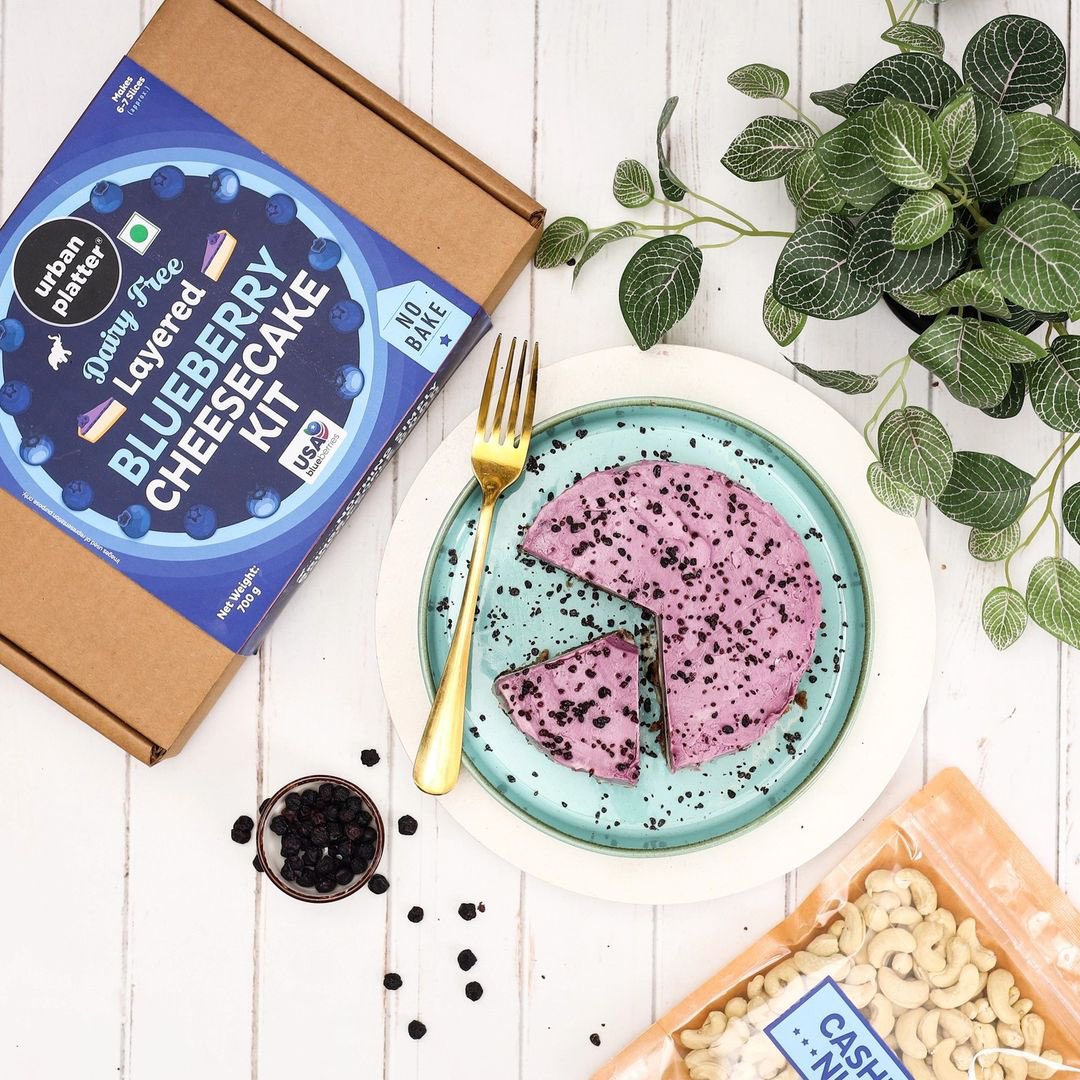USDAIndia's tweet photo. Senior Agricultural Attaché Rhiannon Elms introduced brand-new and innovative #USaBlueberry 🫐 products at @urban_platter. Try Blueberry Oats, Blueberry Cheesecake Kit, Blueberry Desert Premix, and Masala Chatpata Blueberries! #TasteofAmerica #USDAIndia #USDATrade #BoostofBlue💙 https://t.co/vOI3HkZZG0