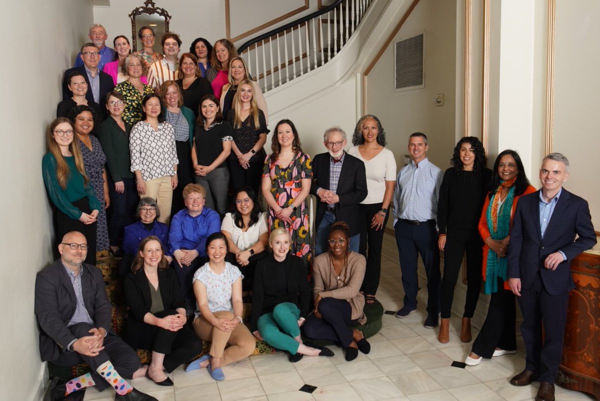 guptavineeta's tweet photo. Awesome 1st day of @networkforphl  retreat
&amp;ended w 🎉of 2 amazing retiring colleagues
Vision 4 more+deeper impact
@JillKruegerPHL
@Jen_Piatt
@DawnMarieHunter
@EricaNWhite
@jghodgejr
@KathiHoke
@gene_matthews
@CHealyBoufides
@aphi
@denichry
@coreysdavis
@Jen_Piatt
@JillKruegerPHL https://t.co/NmQtJLTa8Y