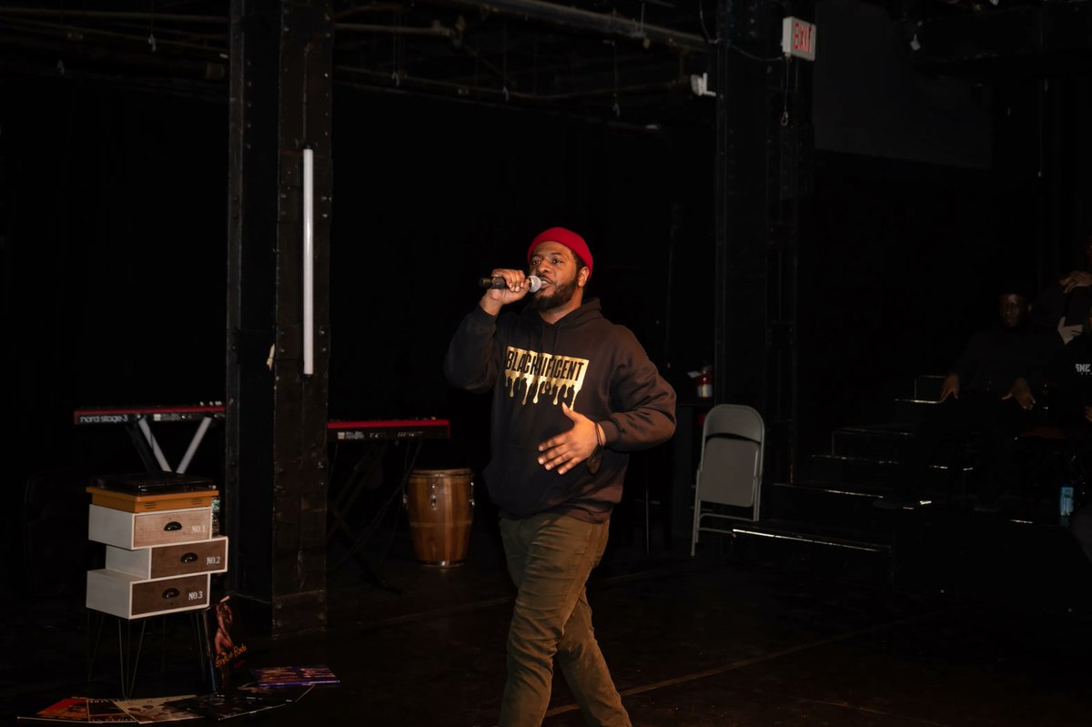 ZUMIXInc's tweet photo. #tbt to the @boscenterarts #HellaBlack mixtape vol. 5 show, featuring our own @yoKBchill, ZUMIX alumna Jessica &amp; current participant Luz! https://t.co/IZHKTiJozF