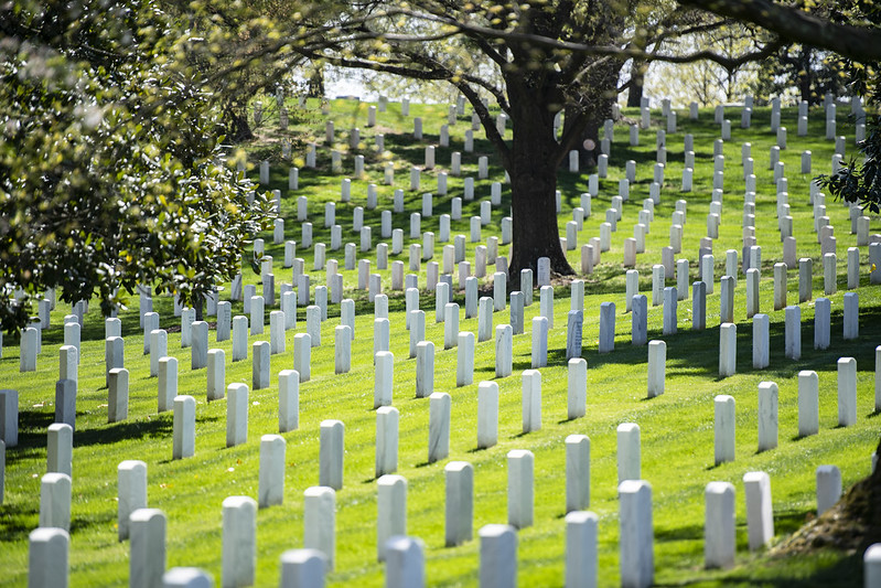 ArlingtonNatl's tweet photo. The hot weather months are nearly here. ANC urges visitors to remain hydrated, frequently apply sunscreen with an SPF 15 or more, rest, and recognize the signs of a heat-related illness. https://t.co/W1bmi1g0kj