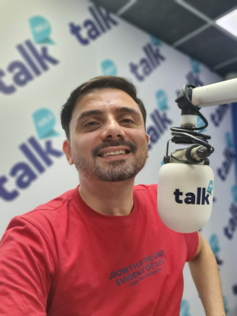 ronakkotecha's tweet photo. Today on my show #talkhealth @talk1003uae we spoke about how women are at a greater risk of heart attacks even more than breast cancer as per a research & how their symptoms are diff from men. Then, a new study is trying to reverse greying of hair, trials on mice have been successful & how Researchers at NYU Abu Dhabi have developed a revolutionary new treatment for diabetes and obesity - an electrical pill that could help millions of people worldwide.