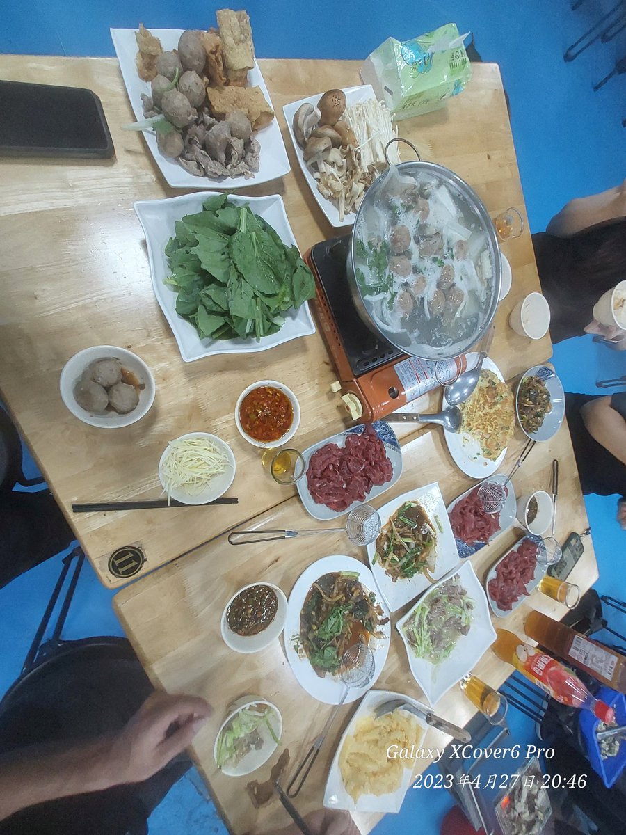 manos100614's tweet photo. 有朋自中部來
帶他們去吃
不料，他們劃太多
四人吃不完🤣 https://t.co/optR3pECcZ