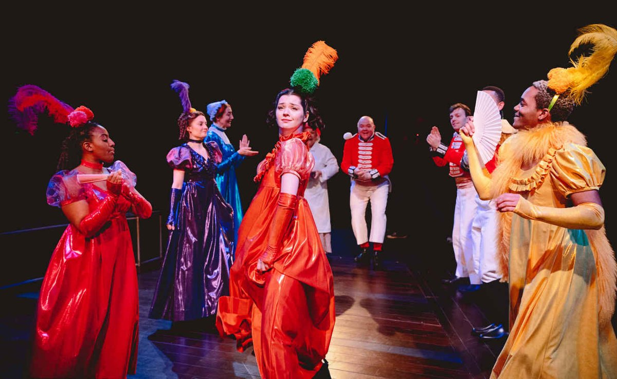 ⭐⭐⭐⭐
REVIEW - Quality Street is full of delicious bite-sized pieces, with multiple flavours all wrapped up in a colourful and joyous production

manchestertheatres.com/news/review-_-…

Review by <a href="/Lizziee_Janee/">Lizzie Johnston</a> 

<a href="/octagontheatre/">Octagon Theatre</a>