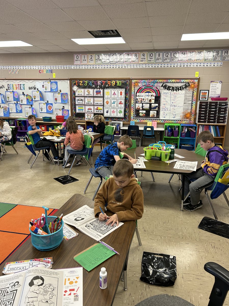 BankFrontier's tweet image. On Monday, Frontier Bank visited the Central Lyon Community School District and taught the kids how to save their money!📷📷 #teachachildtosave #lilpioneer #youraBIGDEALhere