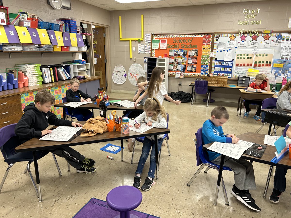 BankFrontier's tweet image. On Monday, Frontier Bank visited the Central Lyon Community School District and taught the kids how to save their money!📷📷 #teachachildtosave #lilpioneer #youraBIGDEALhere