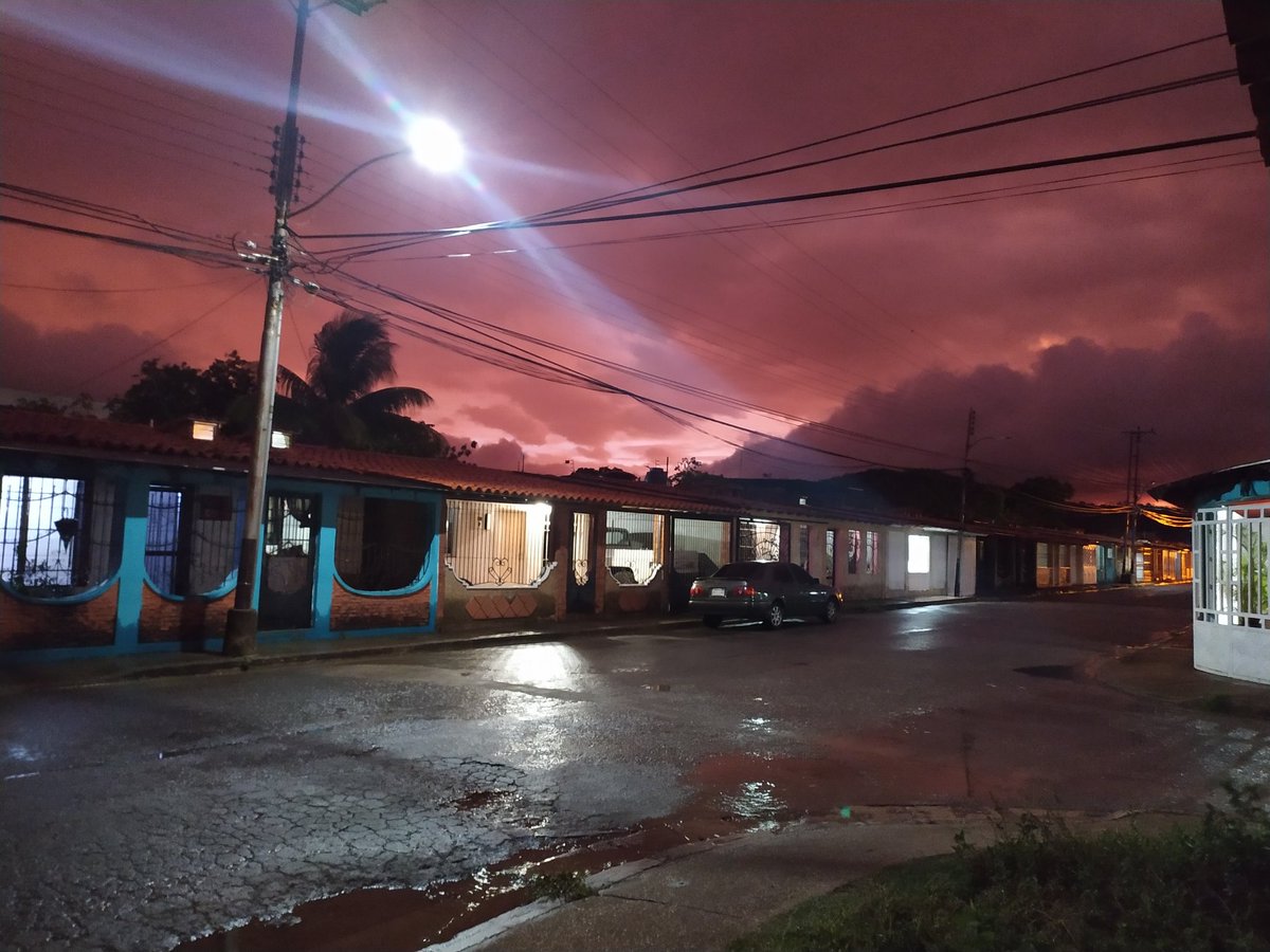 Yoolm's tweet photo. El Atardecer de Ayer🌇 https://t.co/ExuD6YTwfW
