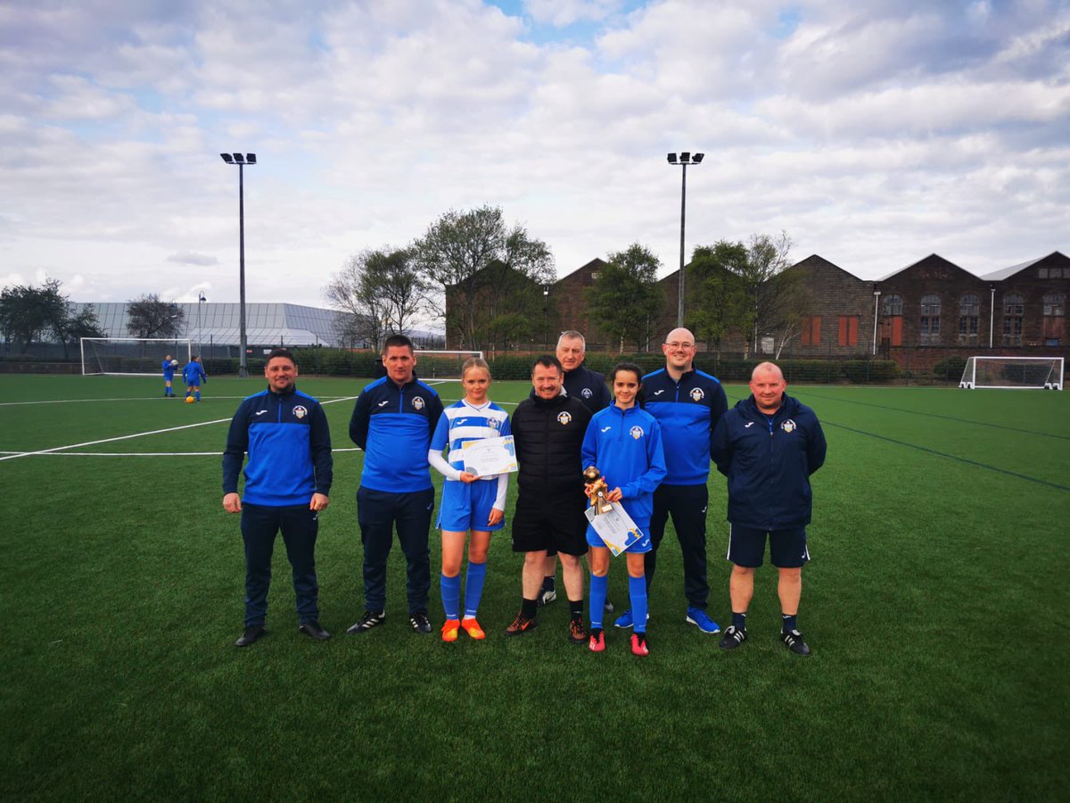 mitcteams's tweet photo. Under 14 blue player’s of the week for week 1 and 2 

They play either side of the park but both technically great players and work hard for their team mates, showing a great attitude. 2 players who put their team before them themselves on the park!

Well done Eilidh and Amy https://t.co/TOnOOP6SsO