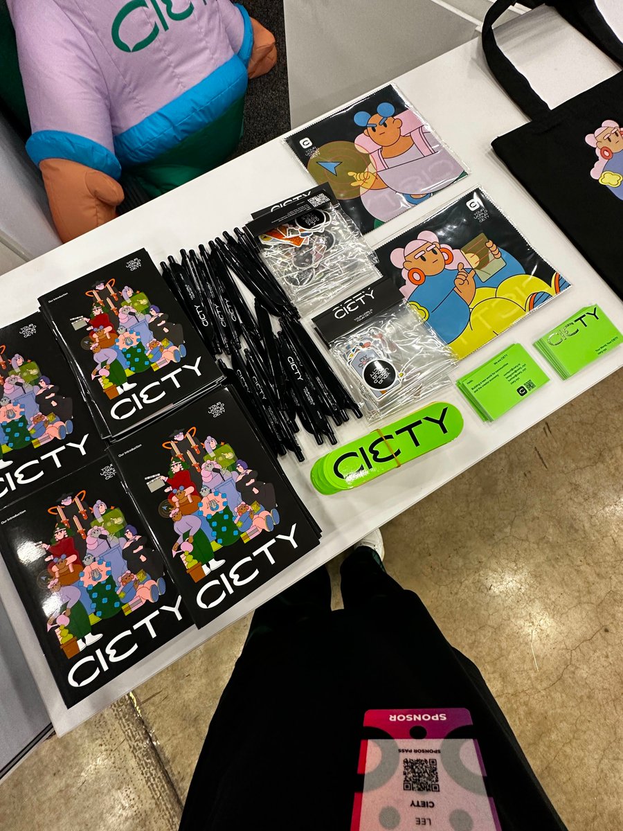 ciety_xyz's tweet photo. Yesterday, CIETY booth was on fire🔥 @Consensus2023 #Consensus2023

Thanks for visiting our booth yesterday, everyone💚Our awesome merchandise is ready for you, today.

Make sure to stop by booth 354 to experience #CIETY, an amazing social tool for web3 community! https://t.co/eHi0nPMZEn