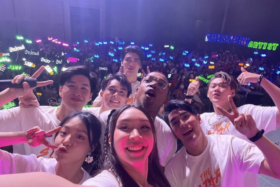Margaret_Satur's tweet photo. You are my Stars. 💫✨🤍
#PangpondSp #Samwrld
#Chinjung_ynt #ShanePach
#ArtistTH #Saleessn
#JamesJed #MeePoonyada #TheStar2022 https://t.co/MG9wa1DKsa