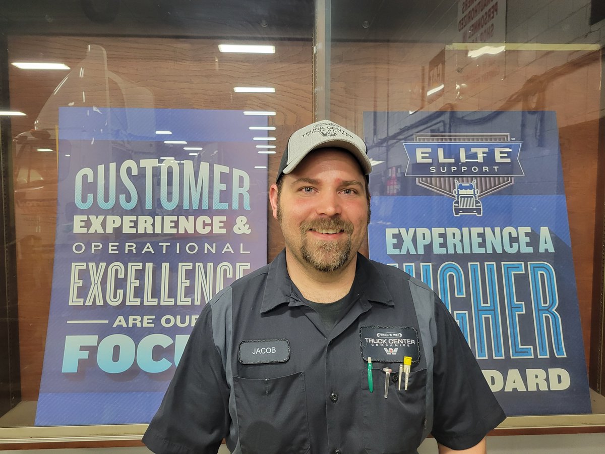 truckcentercomp's tweet photo. Join us in congratulating Jacob, a technician at #TCC-Mankato, on earning a top 12 spot in the Daimler Truck North America Top Tech Skills Competition. allowing him to participate in the Hands-On competition in Detroit, Michigan this July! #BestTechs https://t.co/upL9DiYnzf