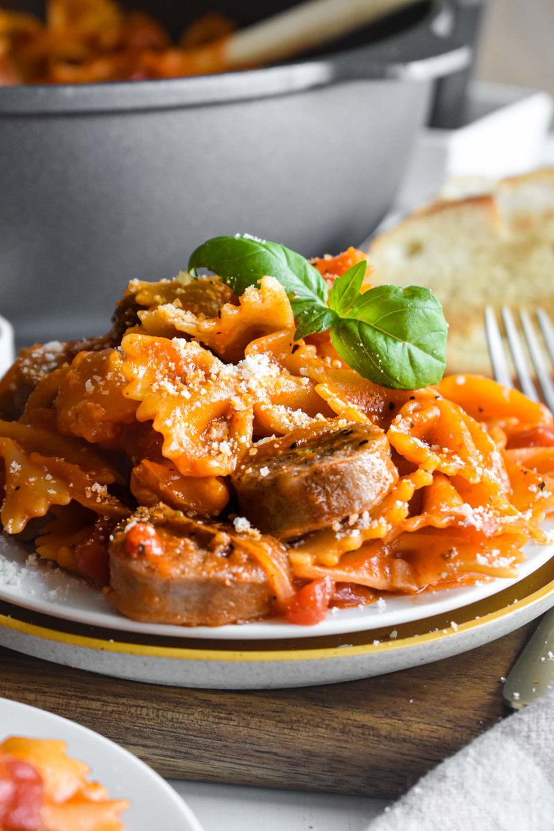 Dance Around the Kitchen (@kelseydatk) on Twitter photo Meet the newest one pot meal on the blog..... Sausage & Peppers Pasta!! We all love a recipe with few dishes and simple ingredients and this one fits the bill!
#Sponsored #Ad #IowaPork #USApork <a href="/IowaPork/">Iowa Pork Producers</a>
Get the recipe here! --> dancearoundthekitchen.com/one-pot-sausag… Meet the newest one pot meal on the blog..... Sausage & Peppers Pasta!! We all love a recipe with few dishes and simple ingredients and this one fits the bill!
#Sponsored #Ad #IowaPork #USApork <a href="/IowaPork/">Iowa Pork Producers</a>
Get the recipe here! --> dancearoundthekitchen.com/one-pot-sausag…