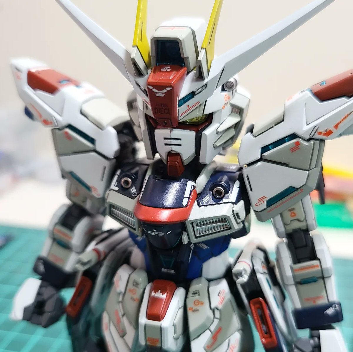 cucck2019's tweet photo. MGSD フリーダムガンダム完成しました🥺

#MGSD 
#フリーダムガンダム
#ガンプラ https://t.co/M96Jy26f8o