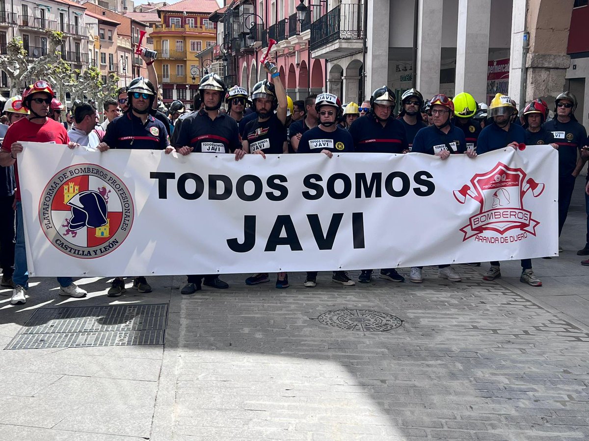 🔴 Hoy hemos querido acompañar a nuestros compañeros de Aranda de Duero, que han salido a manifestarse a favor de Javier Puente, bombero municipal injustamente sancionado con 7 meses sin empleo y sueldo

👨‍🚒 ¡Por separado somos invisibles, pero juntos somos invencibles!