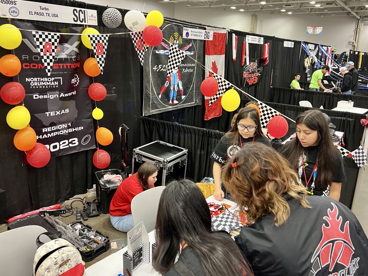 YWLA robotics team is networking with teams from all over the world on the final day of the high school VEX World Championship! ⁦<a href="/YsletaISD/">Ysleta ISD</a>⁩ ⁦<a href="/YsletaISDCTE/">Ysleta ISD CTE</a>⁩