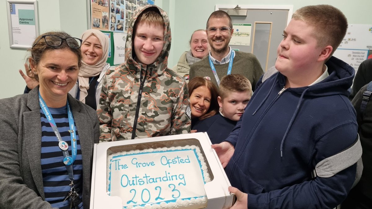 thegroveschool_'s tweet photo. Thank you to our parents, Katie and Kavita for the wonderful cake delivered to us today! #proud #Celebrate #grovecommunity #ThankYou https://t.co/t6xNUkF3rA