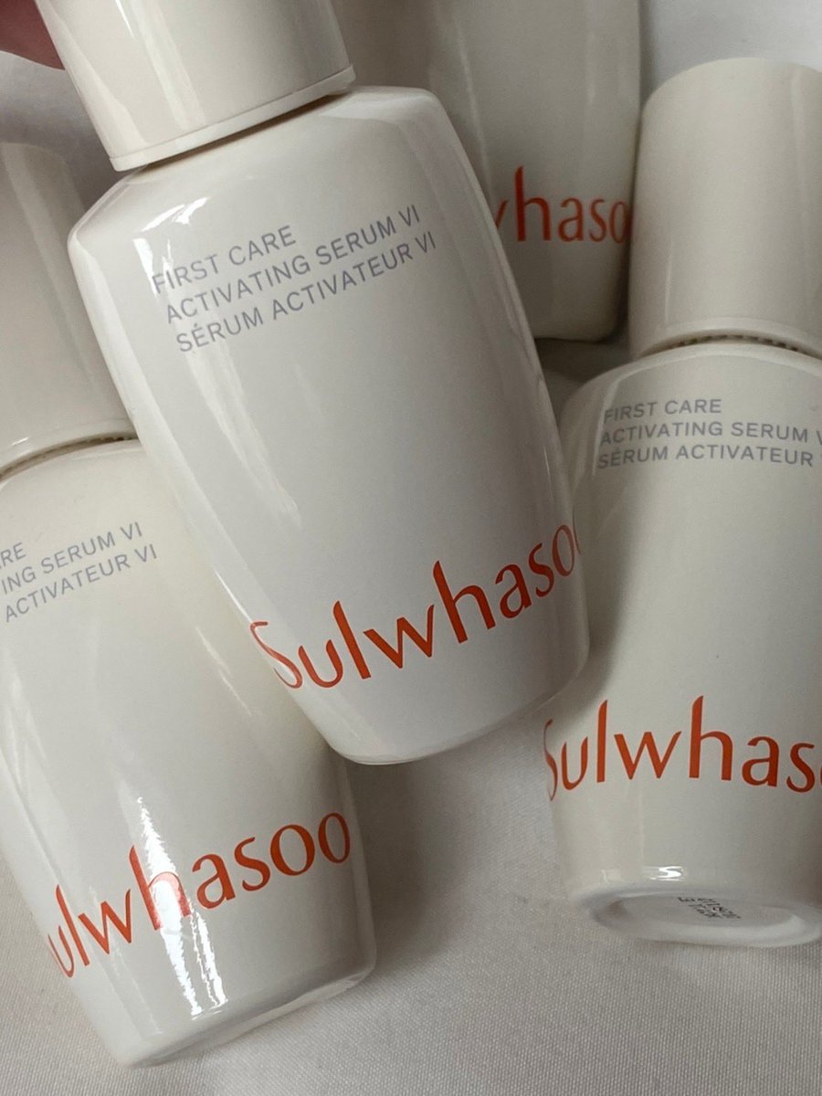 itfeelstory's tweet photo. sulwhasoo ตัวดังในตำนาน 1 แถม 1 +ของแถมอีกเป็นสิบชิ้น🥹🌟 ปังไม่ไหวแล้ววว ตกขวดละไม่ถึงพันอะ ฮือๆ ฉ่ำมากรักที่สุด เป็นตัวเซรั่มโสมกับ first care ผิวคือดีสุดๆ บำรุงลึกมากกก ดีแบบเต็มสิบไม่หัก ‘รีทวิตนี้มีแจก 6 ขวดค้าบ’ รีทวิตไปได้เล้ยยย🤍 https://t.co/9cbbhFXiak