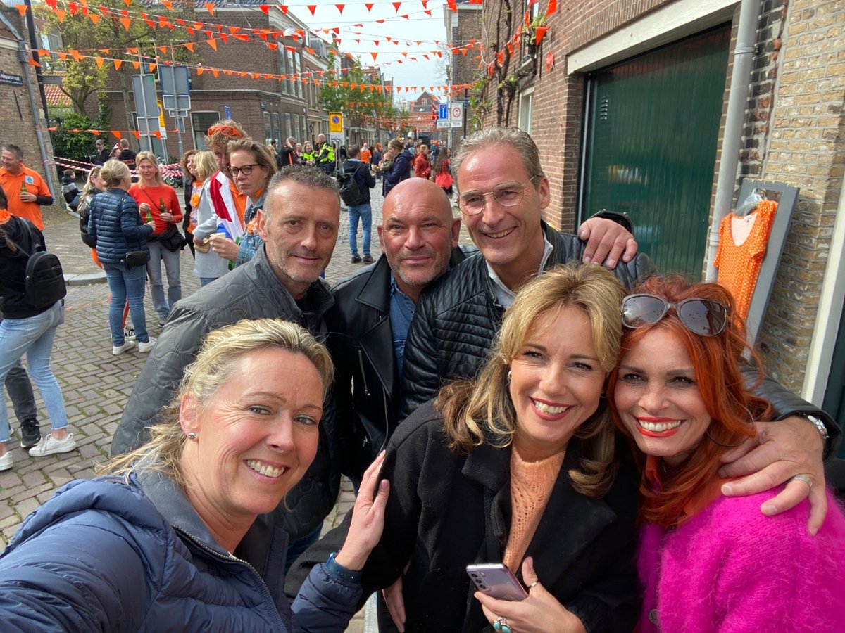 Lee0602's tweet photo. Koningsdag 🧡👑 (@ Het Baklab in Dordrecht, Zuid-Holland w/ @guti2308) https://t.co/0ZO9dzA1IG https://t.co/whTDm14JdW