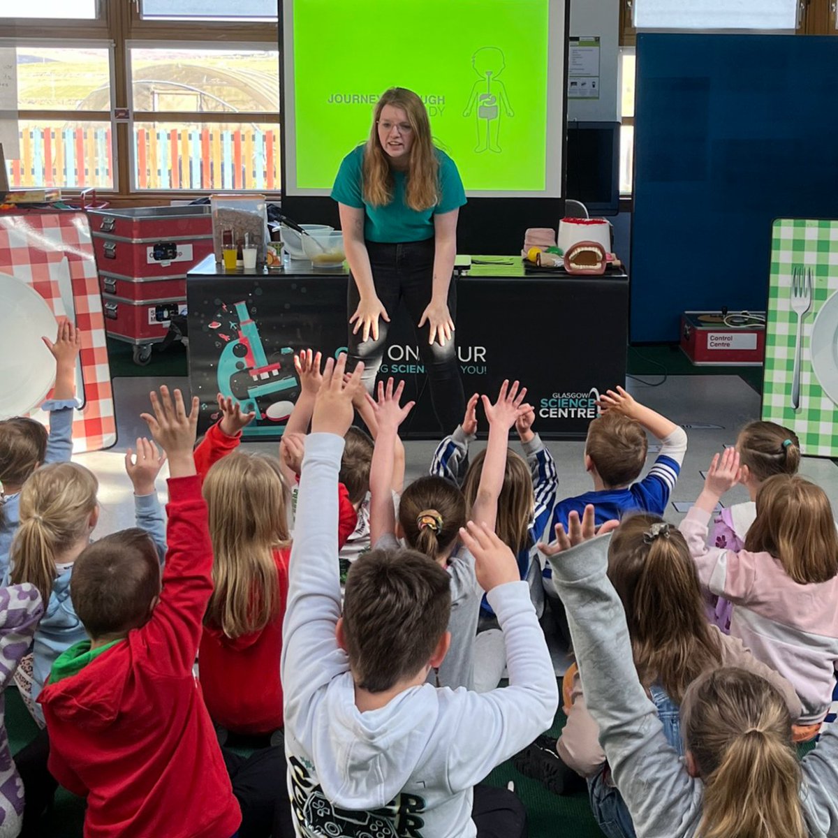 gsc1's tweet photo. #GSCOnTour update
Ross & Megan's tour of Unst & Whalsay schools continues. Today, wowing pupils at Baltasound Primary with “Journey Through My Body”
The children were delighted & disgusted as Megan revealed a stomach full of food & let them act as muscles to digest the food. https://t.co/tOS6jwcWER