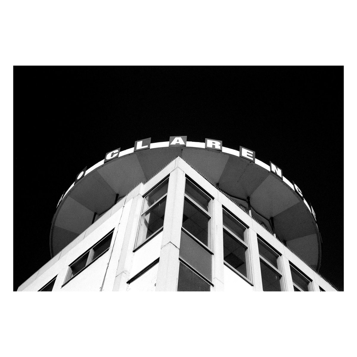 mcg1701's tweet photo. Clarence Pier, Portsmouth

📷: @leica_camera M4
🎞️: @ilfordphoto Delta 100

#urbanphotography #urban #urbantexture #architexture #architecture #building #seaside #filmphotography #filmisnotdead #leica #portsmouth #ilforddelta100 #blackandwhite #pier #clarencepier #analog https://t.co/doH7ge6UMm