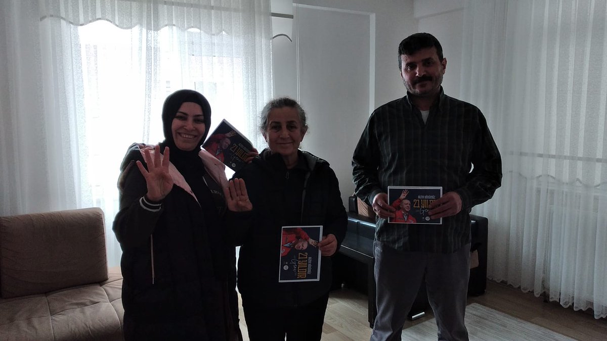 AK Kadın Polatlı (@polatliakkadin) on Twitter photo Kadın Kolları başkanımız Fatma Erten ve yönetim olarak Bügün Şehitlik mahallemizde saha calışmaları yapıldı
#TeşkilatHazır #PolatlıHazır #AkAnkaraKadınlarıSahadayız
#HedefGüçlüTürkiye
#TürkiyeYüzyılı
<a href="/aysekesir/">Ayşe Keşir 🇹🇷🇹🇷🇹🇷</a> <a href="/hatice_cakmak_/">Hatice Çakmak 🇹🇷</a> Kadın Kolları başkanımız Fatma Erten ve yönetim olarak Bügün Şehitlik mahallemizde saha calışmaları yapıldı
#TeşkilatHazır #PolatlıHazır #AkAnkaraKadınlarıSahadayız
#HedefGüçlüTürkiye
#TürkiyeYüzyılı
<a href="/aysekesir/">Ayşe Keşir 🇹🇷🇹🇷🇹🇷</a> <a href="/hatice_cakmak_/">Hatice Çakmak 🇹🇷</a>