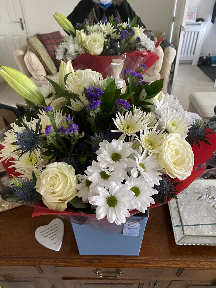 fiona_twist's tweet photo. Unexpected #timeoutthursday meant I could get ahead for #floweryfriday ready for my trip to York and No.1 @wearejames of the tour.  The frisson is building 💙🎶 https://t.co/846syJdRNK