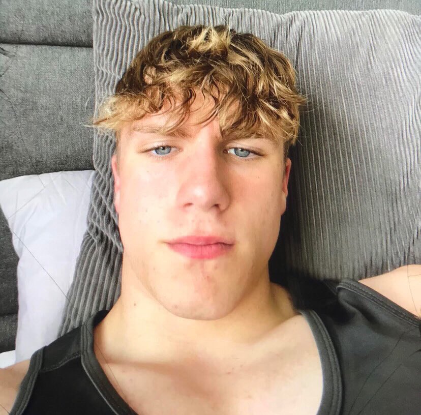 cashmasterjosh2's tweet photo. Been a while. Miss me? https://t.co/HBHo4x8McG