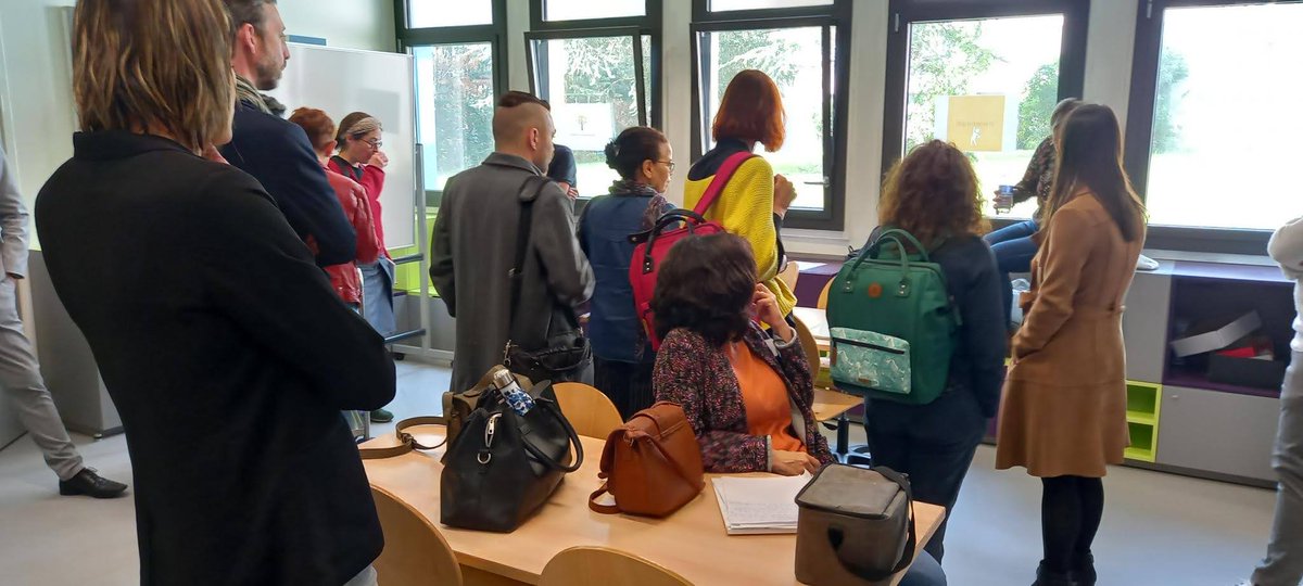 <a href="/BeaCellule/">Cellule BEA</a> et <a href="/Dep_Loire42/">Département de la Loire</a> accompagnent plusieurs collèges pour les aider à transformer leurs #espaces d'apprentissage

👉 aujourd'hui, visites d'inspiration collège et lycée à Lyon avec un groupe mixte enseignants-techniciens hyper attentifs ! 

#batiscolaire  #DesignThinking