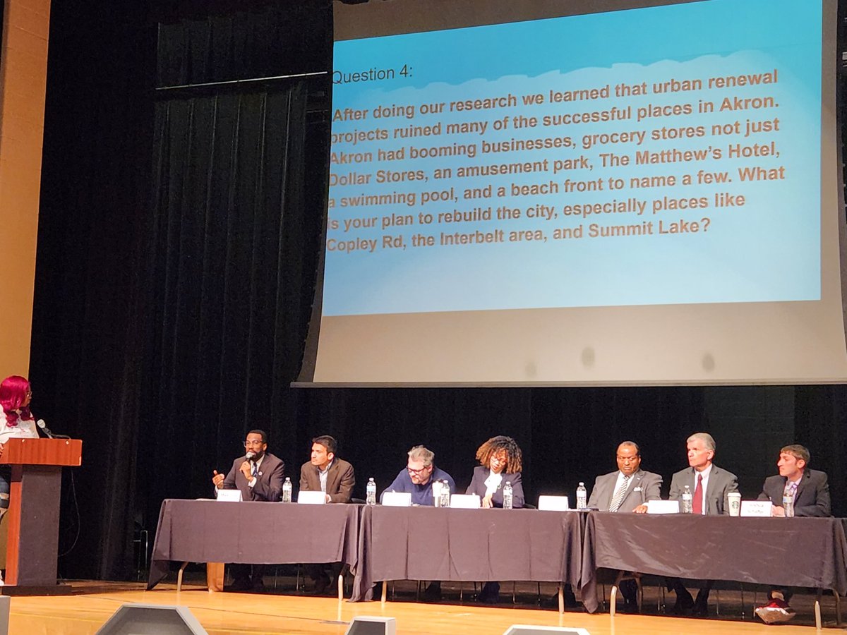 #APS #APSPROUD Buchtel CLC student asking Akron Mayoral Candidates if they understand the past and how to move us forward! Well done Griffs! Real Civics!