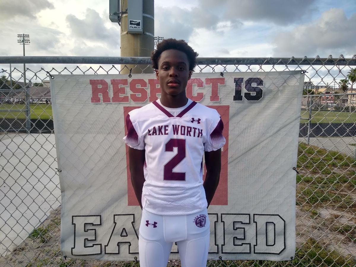 LakeWorthFBall's tweet photo. Congrats to Class of 2023 DB: Marcus Charles on signing his letter of intent to continue his academic and athletic career at MTI Junior College.
https://t.co/YCEJWA7P5c https://t.co/Bjkn2Vj6JZ