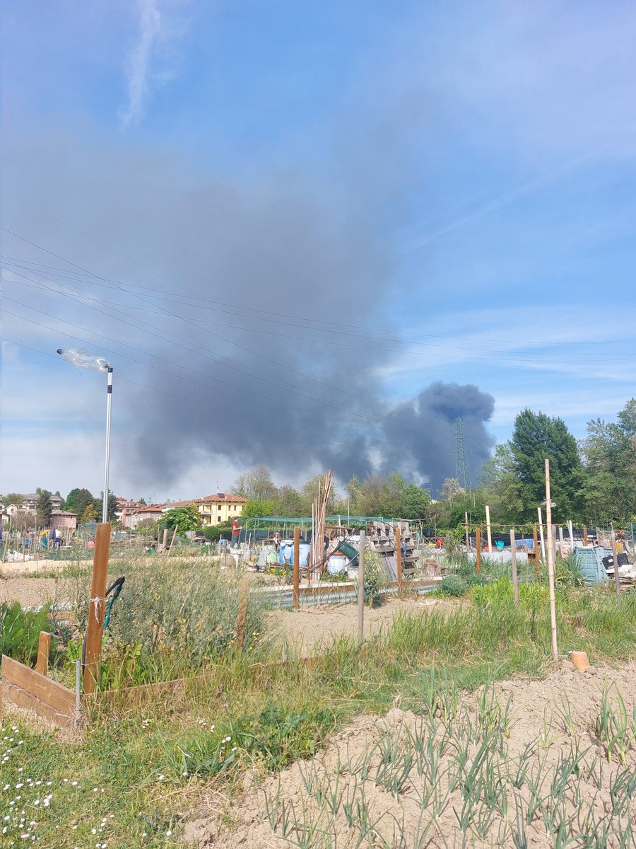 Incendio a #Parma in un deposito con densa colonna di fumo visibile a km di distanza
<a href="/gazzettaparma/">Gazzetta di Parma</a> <a href="/Parmatoday/">ParmaToday</a> <a href="/ParmaDaily/">ParmaDaily.it</a>
