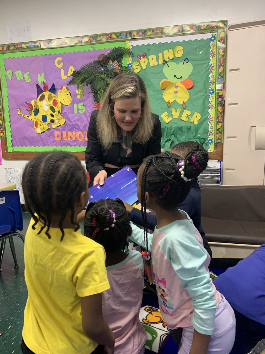 CallanGEEARS's tweet photo. Spent Wednesday morning with Senator @elenaparent at Little Tots Academy in Decatur celebrating #QRWeek! @GEEARS @GADeptEarlyCare @Quality_Rated #gapol https://t.co/SCRzV0TEUx