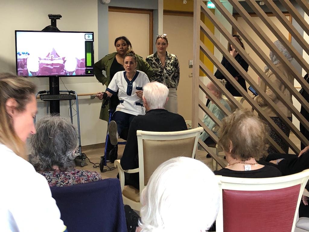 FTravail_PACA's tweet photo. Semaine des métiers du soin et de l’accompagnement | Visite de la résidence Les Jonquilles pour faire découvrir la réalité des métiers de l'accompagnement des personnes âgées, dans le domaine des soins, de l'hébergement, de la restauration et de l'animation @Groupe_DomusVi https://t.co/WXw5yacCgY