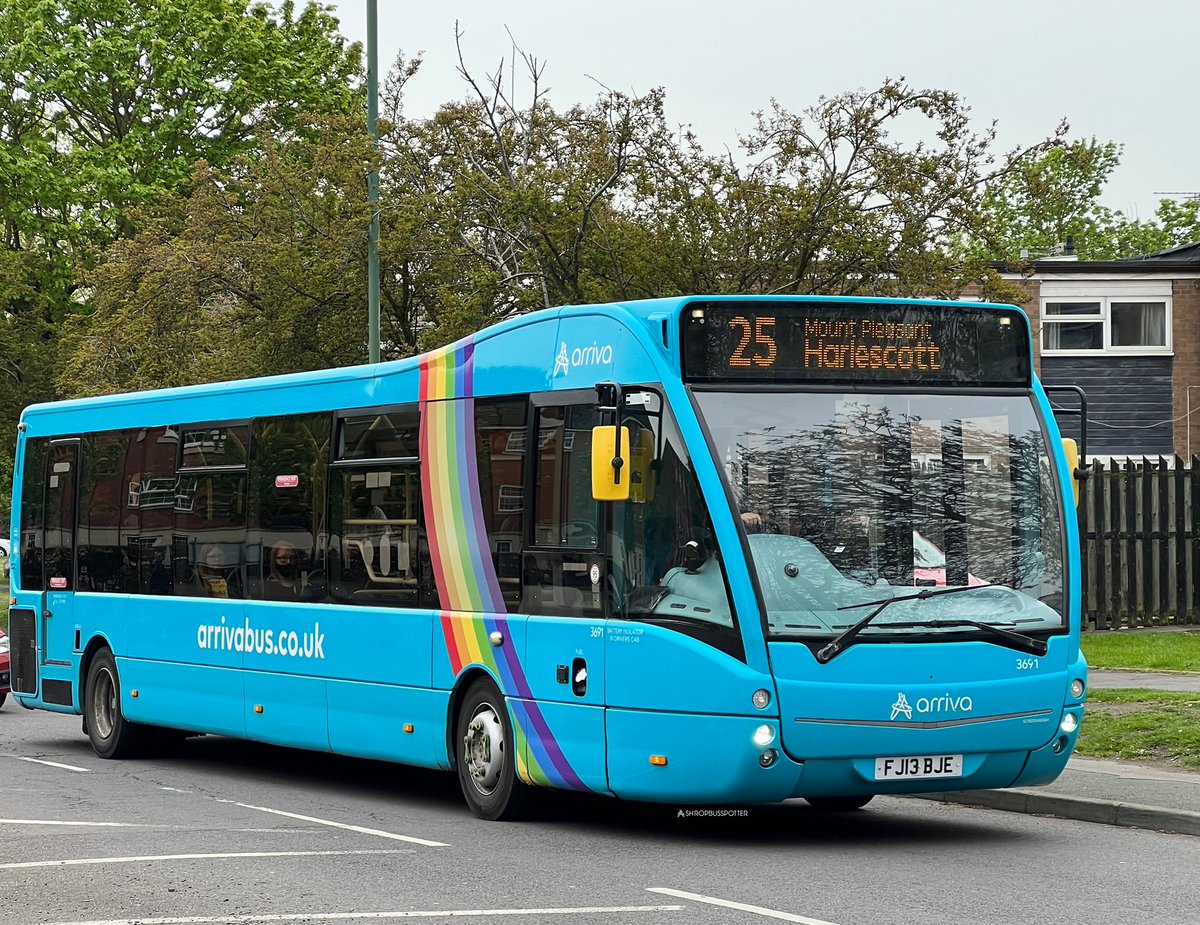 ShropBusSpotter's tweet image. Arriva Midlands Shrewsbury Pride Livery 🌈 Cummins ISB 6.7L Optare Versa Seen Passing Spring Gardens On Service 25 To Mount Pleasant &amp;amp; Harlescott 3691 FJ13 BJE 🚌📸