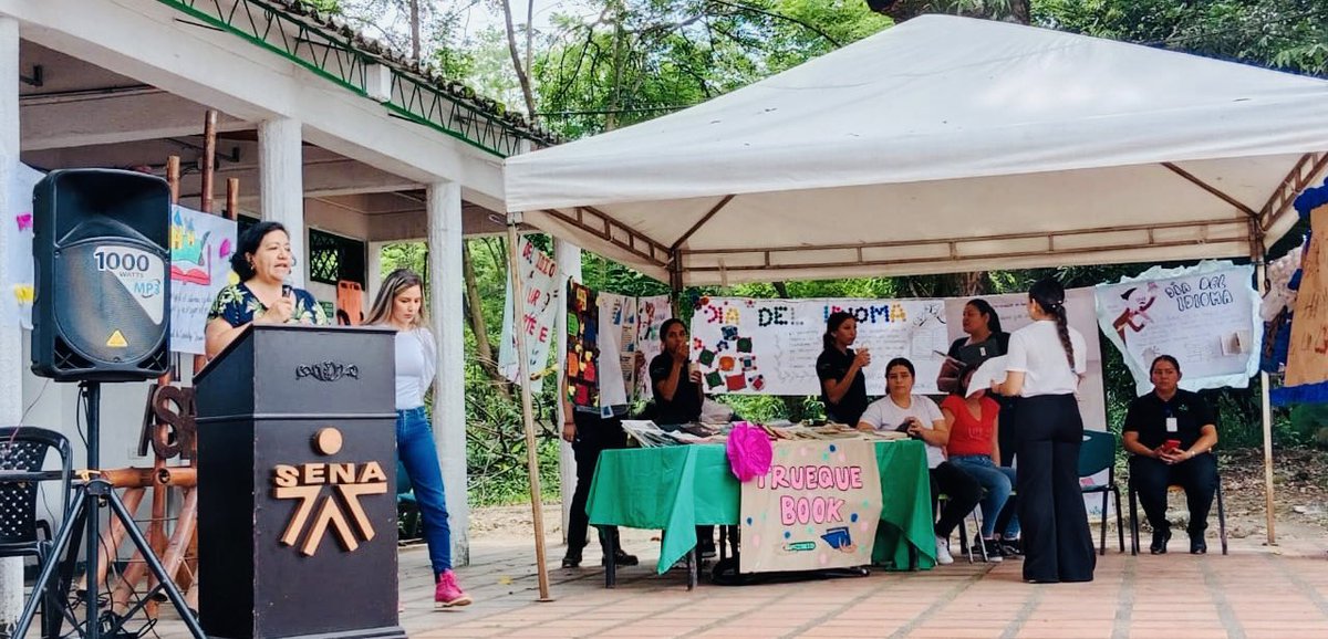 GloriaMSanchezA's tweet photo. Mediante un acto solemne instructores del área del @CEFAcomunica 
celebraron el día del idioma, concientizando  a la comunidad en general acerca de la  historia, la cultura y el uso adecuado del español como idioma oficial.
#DíaDelIdiomaEspañol #AmorPorLaLectura 📖💭 https://t.co/lPcDswEHqr