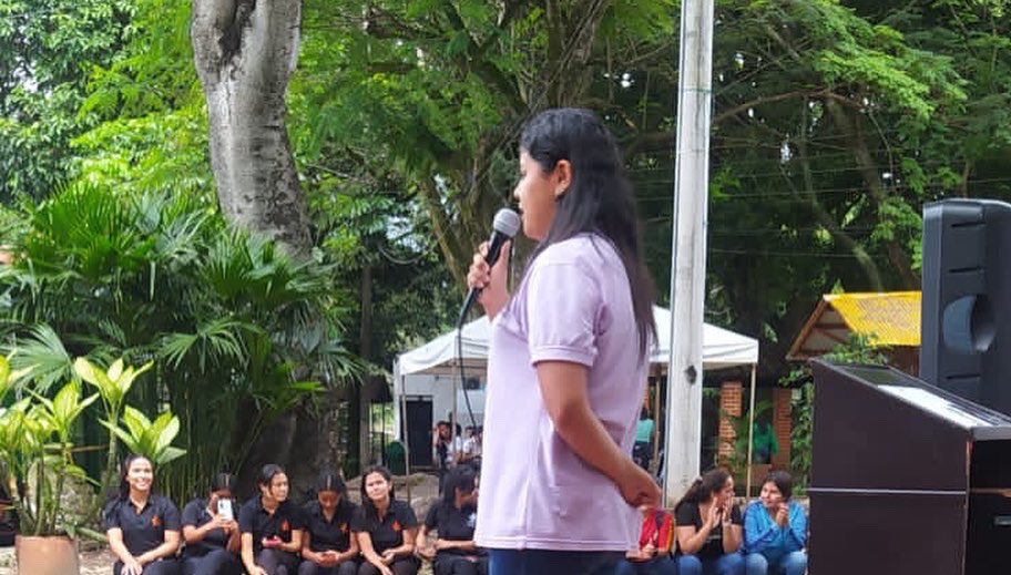 GloriaMSanchezA's tweet photo. Mediante un acto solemne instructores del área del @CEFAcomunica 
celebraron el día del idioma, concientizando  a la comunidad en general acerca de la  historia, la cultura y el uso adecuado del español como idioma oficial.
#DíaDelIdiomaEspañol #AmorPorLaLectura 📖💭 https://t.co/lPcDswEHqr
