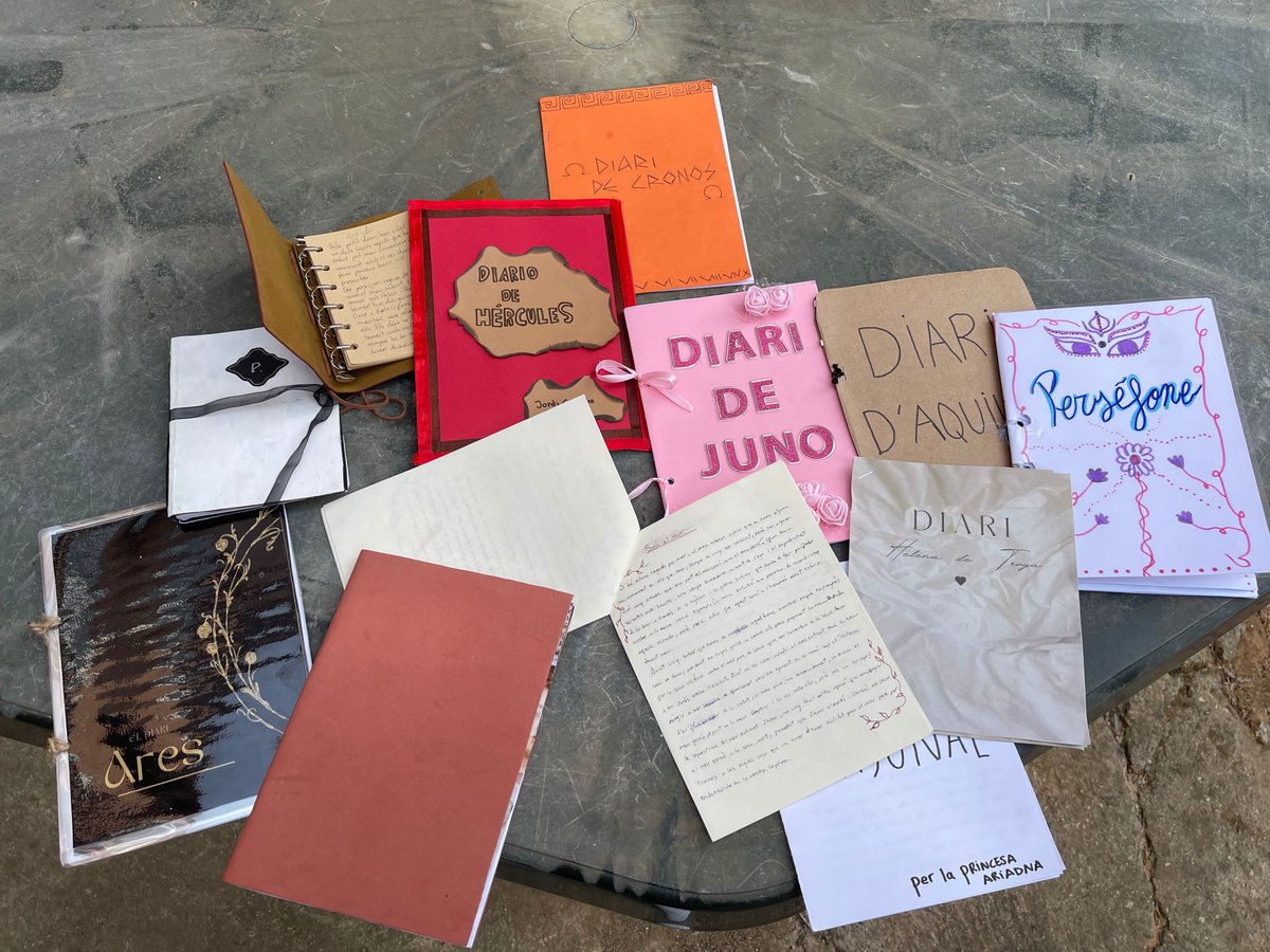 Ecce codicilli in quibus animi deorum cogitationes sensusque discipuli <a href="/InsFCasablancas/">InsFerranCasablancas</a> scripserunt. Verum ut dicam, res est pretiosissima!