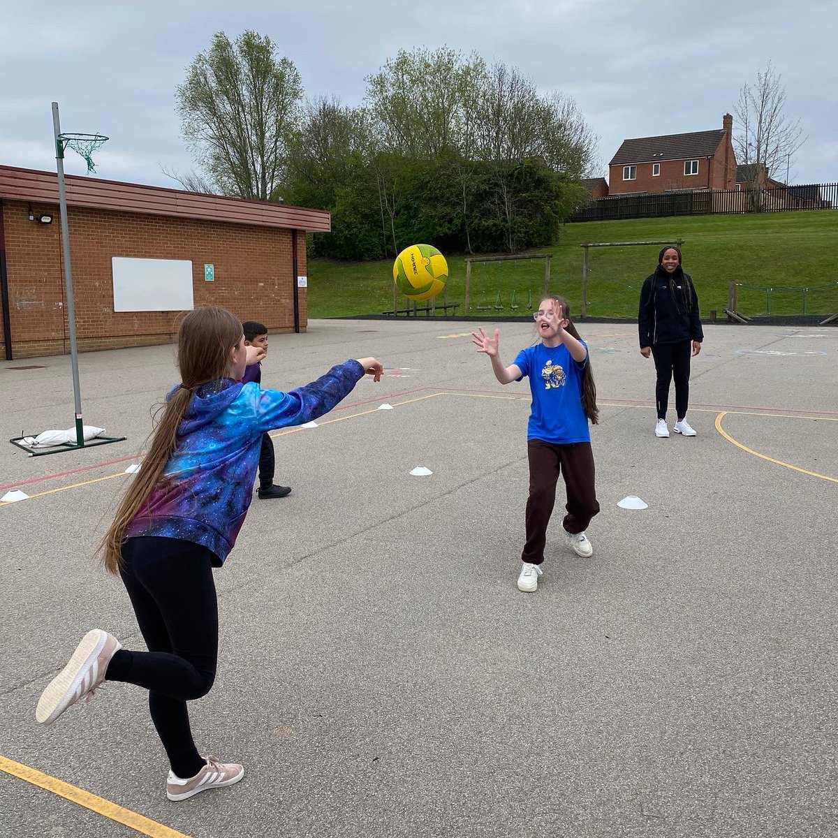 MintridgeFDN's tweet photo. We love our visits to @HazelLeysAcad!

During the assembly and coaching sessions today, the amazing @PamelaCookey inspired the students to never give up and work hard towards their goals. 

Thank you for a great day everyone! 🌟

#RoleModel #Inspire #TeamMintridge #Netball #Fun https://t.co/munW5YVRLW