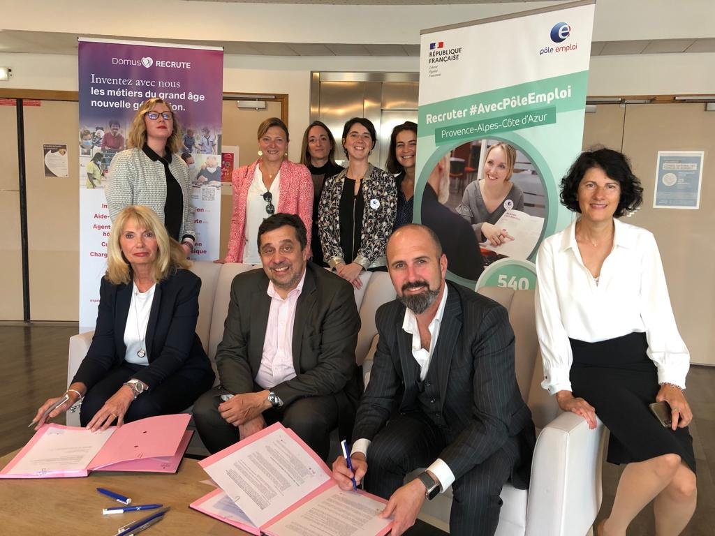 FTravail_PACA's tweet photo. "Ces portes-ouvertes sont des opportunités de susciter des vocations. Grâce à l'accord que nous signons aujourd'hui avec @Groupe_DomusVi, nous allons pouvoir amplifier nos actions conjointes de promotion des métiers" @pascalblain13 https://t.co/UC1bhdNy9P #PRIC #TousMobilisés https://t.co/7Kr1aEbfE4