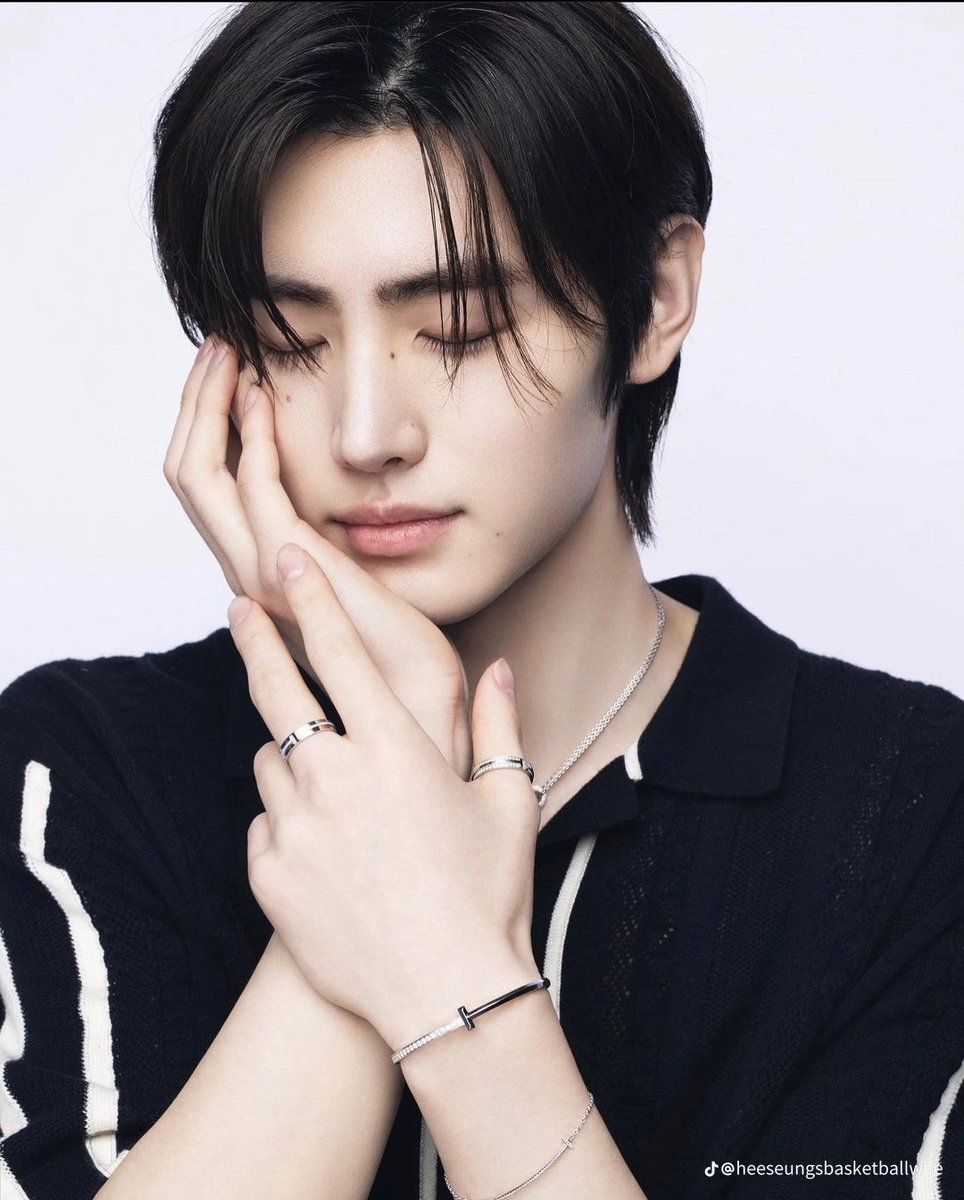 hanniehaed's tweet image. HE WANT ME IDC!