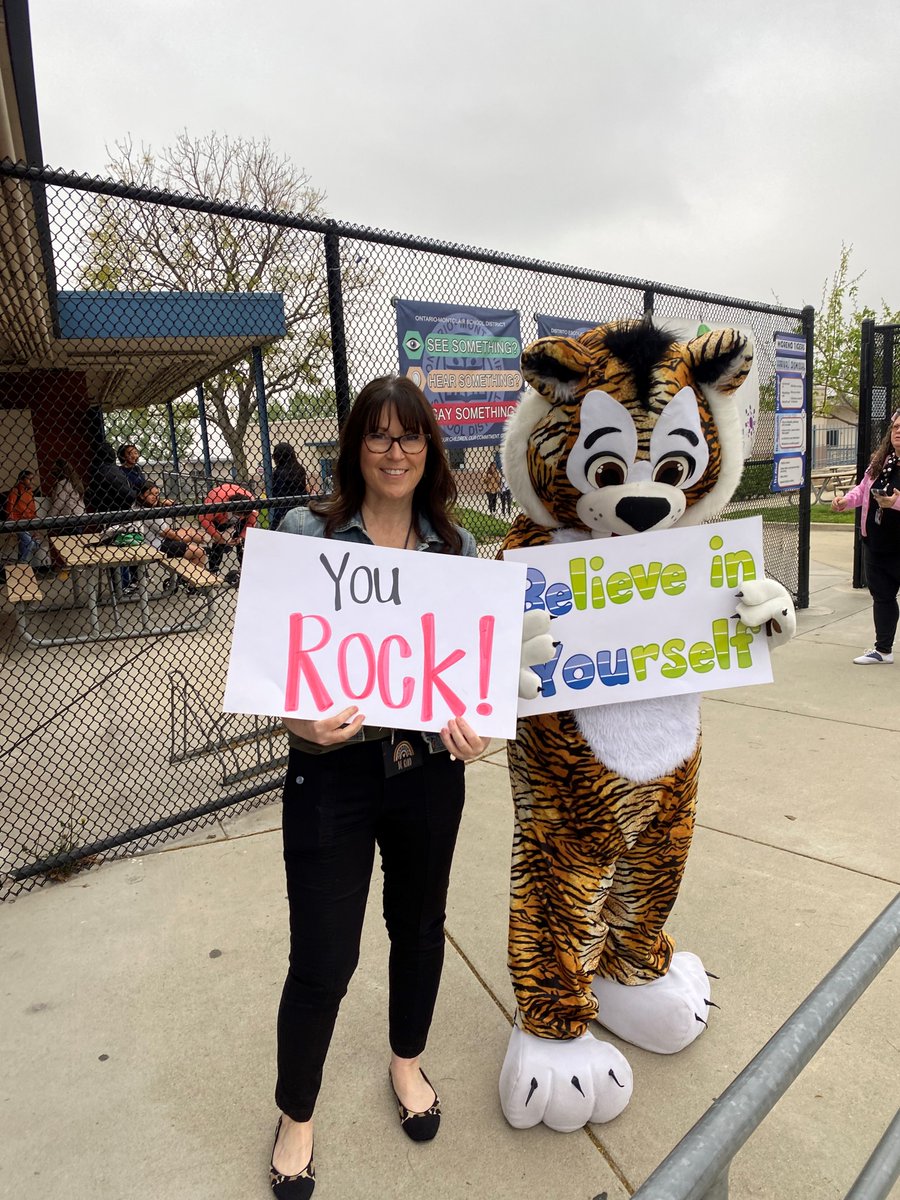 Moreno_OMSD's tweet photo. Sprinkling KINDNESS on our Moreno Tigers are they begin SBAC testing! https://t.co/rVlphQ3wYA
