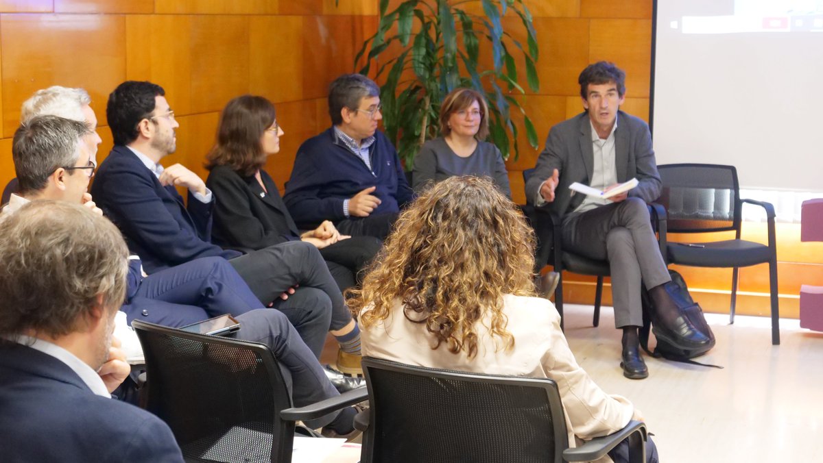 🗨️ <a href="/joanguanyabens/">Joan Guanyabens</a>, director de @ticsalut, afirma que "les apps són un producte 📲, però també són fàrmac 💊 i, per tant, hem de generar evidència sobre el seu funcionament 🔍. Els beneficis són impensables, però els riscos ⚠️encara ho són més. Hem de posar-hi seny 🧠".