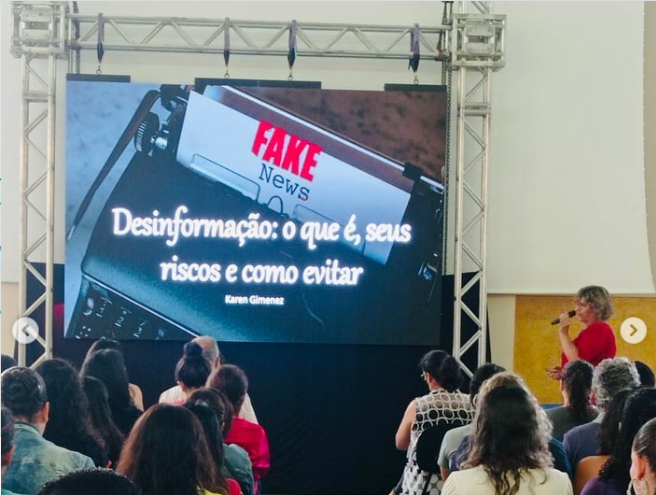 conspiratorios's tweet photo. Ontem conversei sobre Educação Midiática com 800 professores em dois turnos, refletindo sobre desinformação, o impacto das fake news  na escola e na vida comunitária. Com apoio da Unidade Gestora de Educação local #EducacaoMidiatica #desinformação #fakenews #teoriadaconspiração https://t.co/C1gHpk5Wk1