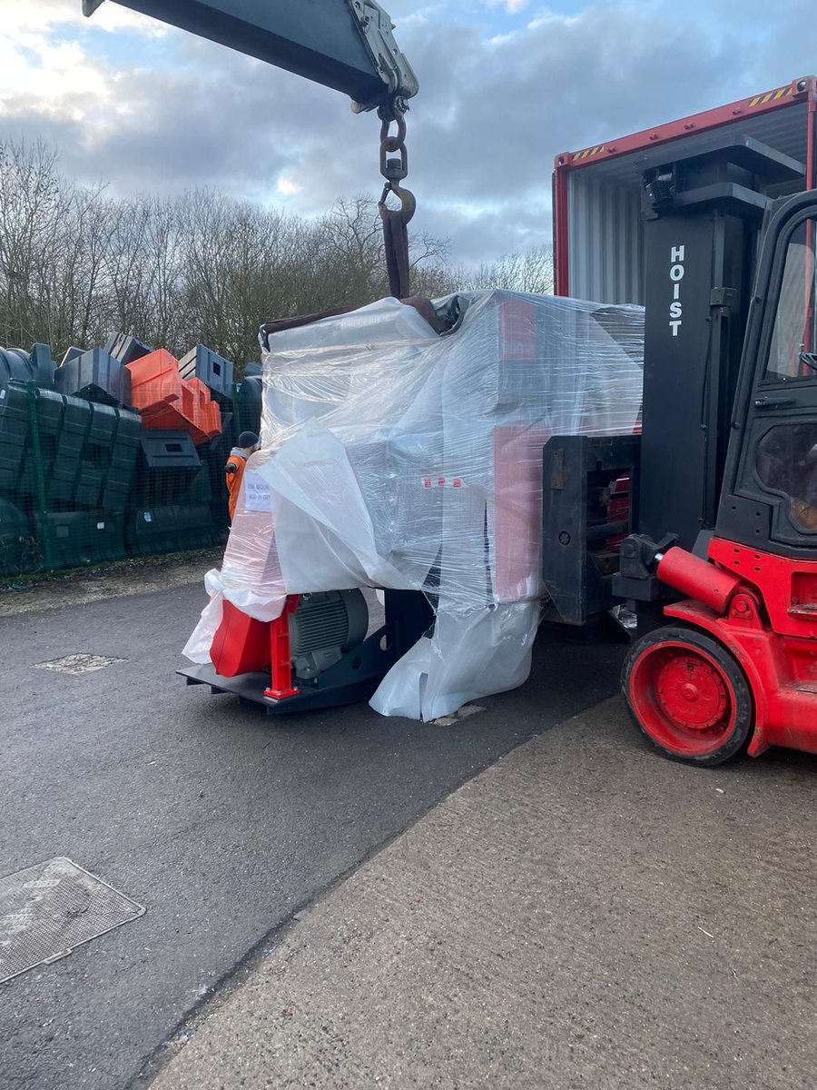 KarpaEngineer's tweet photo. New machine incoming? 

Get in touch and let us know - with our specialist #transport and carry cranes, there's no better team to trust with your #machinery!

💻 https://t.co/JRCZIIZAYW
📞 #Thornton: 01253 827771
📞#Manchester: 0161 343 2823 https://t.co/fVLdtZYUqw