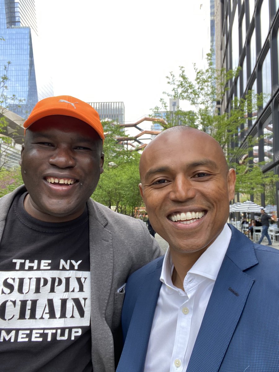 brianlaungaoaeh's tweet photo. It was great to run into @antoniokey at the GP Luncheon hosted by @andreadiversity @CultureShiftLab and Culture Shift Summits yesterday in NYC.
#MakeShiftHappen #WriteBigChecks
Antonio and I are graduating from Cohort 6 of @coolwatercap’s BUILD Program for VC fund managers. https://t.co/ckv5keGfPG