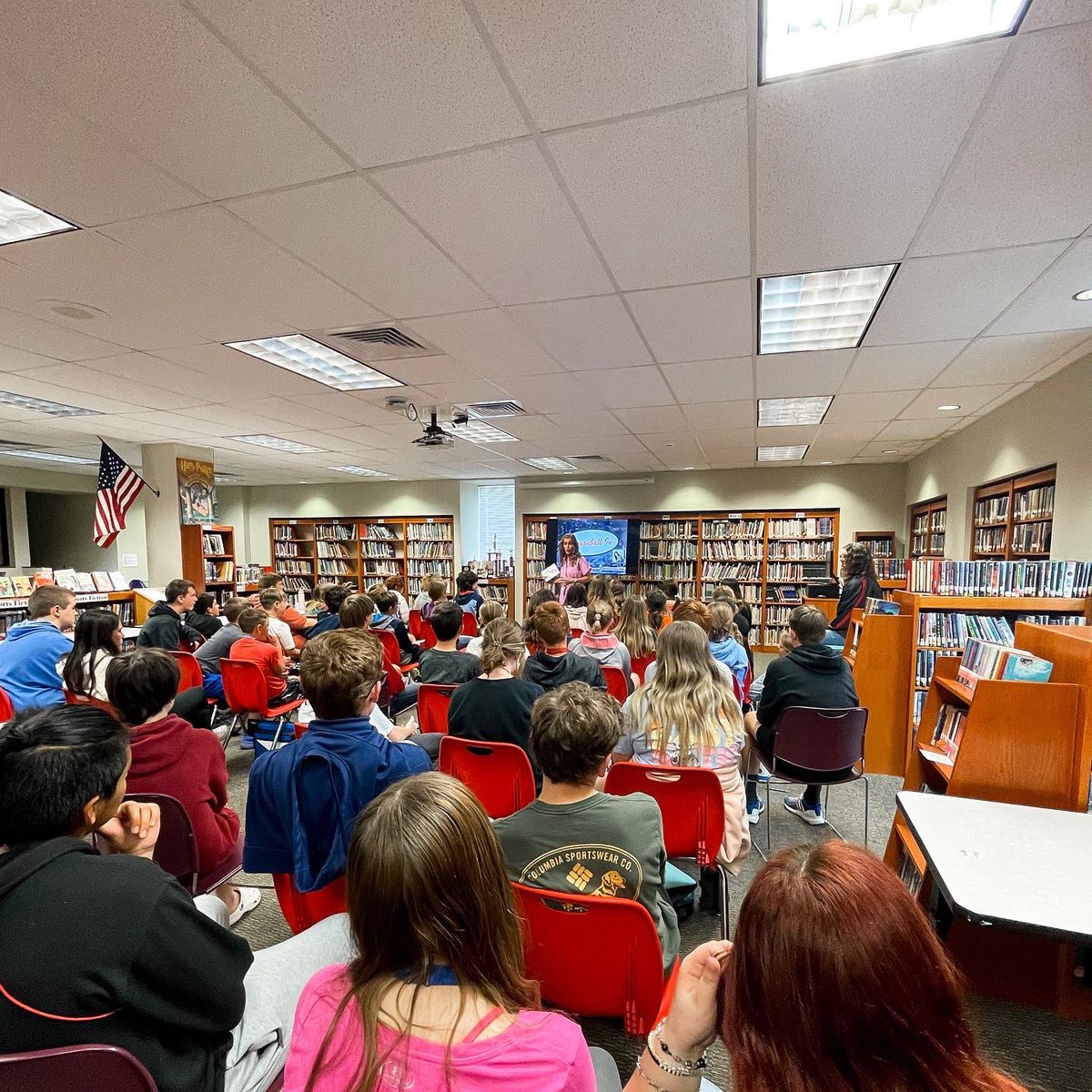 ❤️’d my day at #RoysterMiddleSchool w/@DonEppsEDU & his WHOLE crew!🥰💥

Absolutely LOVED sharing the #cannonballin message w/all 400 students—7 periods, 50-65ish kiddos/session.😍🌊
They were OUTSTANDING!
Engaged. Adorbs.
Loved.Every.Second.

Then, PD after school with the…